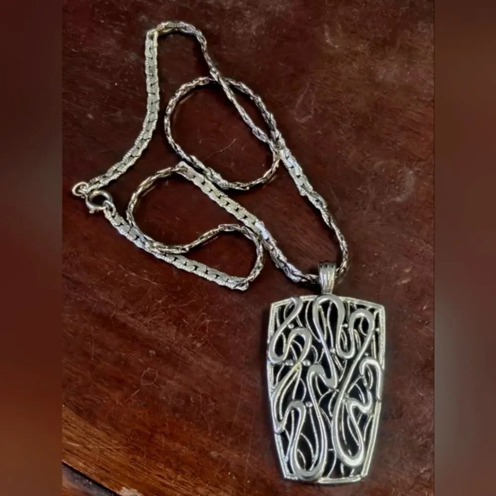 Vintage silver tone mid century pendant necklace 17"
